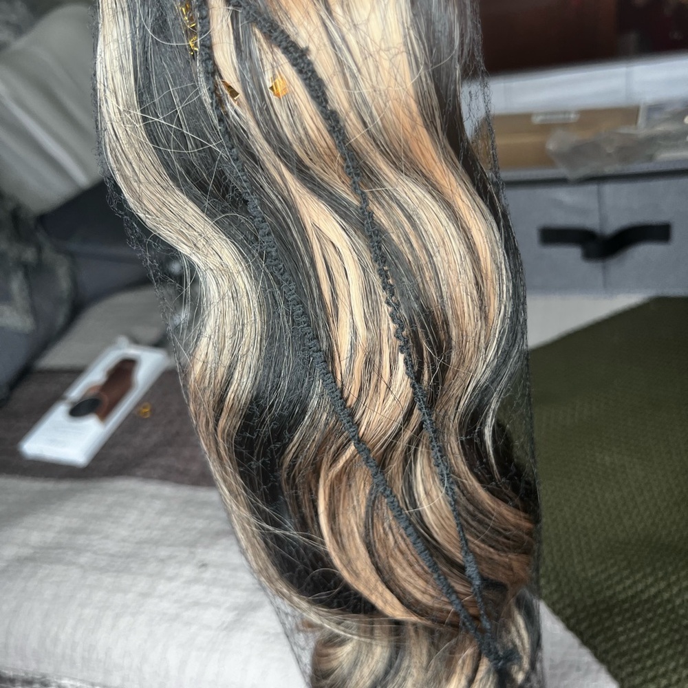 Hair extensions - Picture 5 of 9